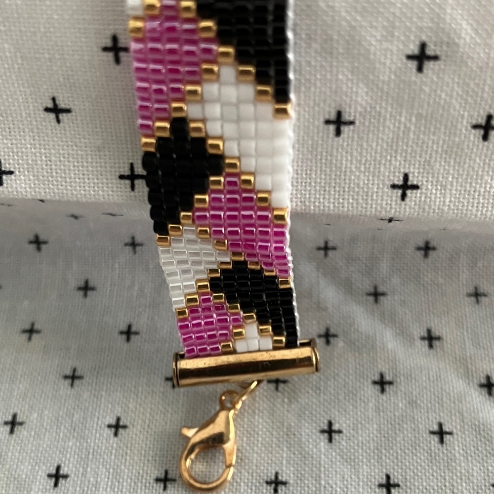 Delica Glass Beaded Pink and Black Bracelet NWOT